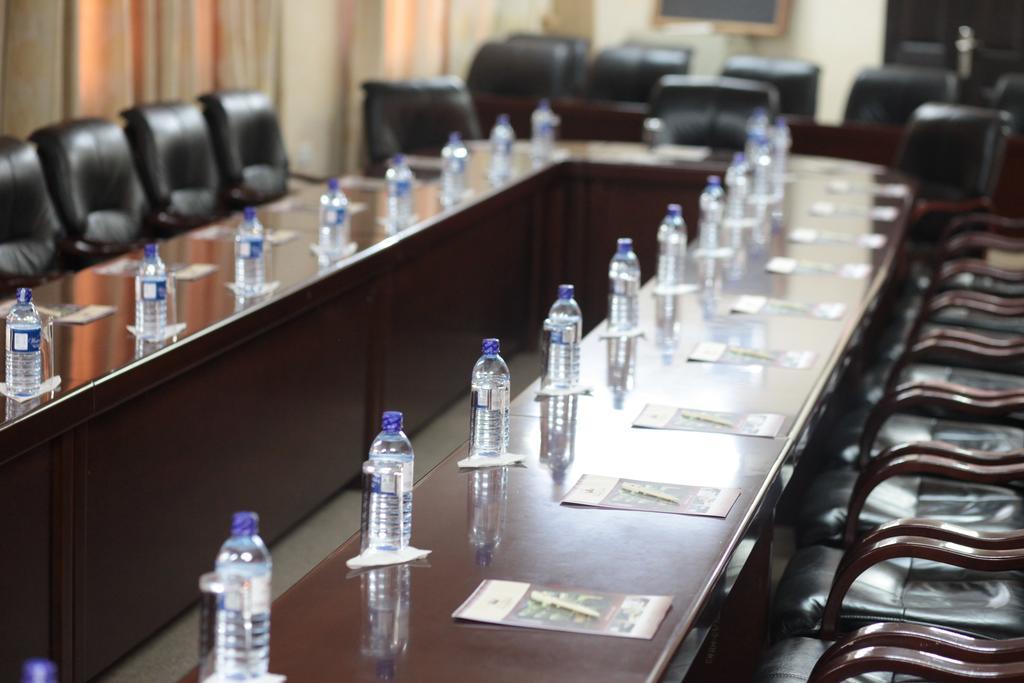 City Royal Resort Hotel Kyambogo  Екстер'єр фото