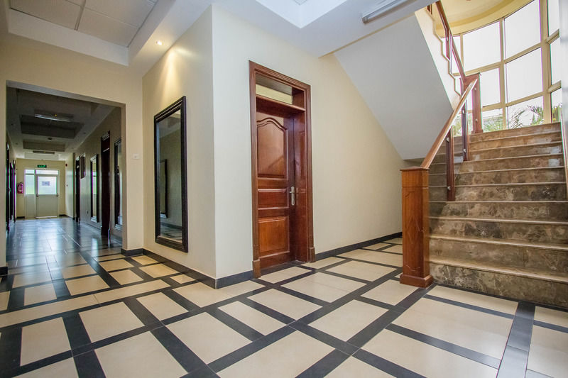 City Royal Resort Hotel Kyambogo  Екстер'єр фото