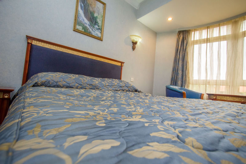 City Royal Resort Hotel Kyambogo  Екстер'єр фото