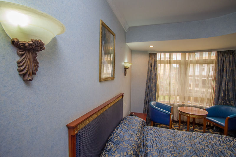City Royal Resort Hotel Kyambogo  Екстер'єр фото