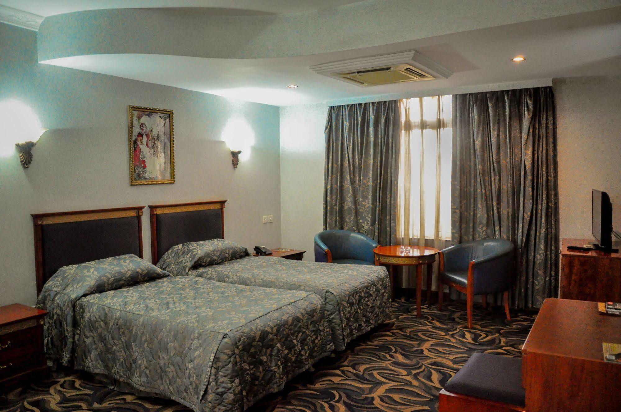 City Royal Resort Hotel Kyambogo  Екстер'єр фото