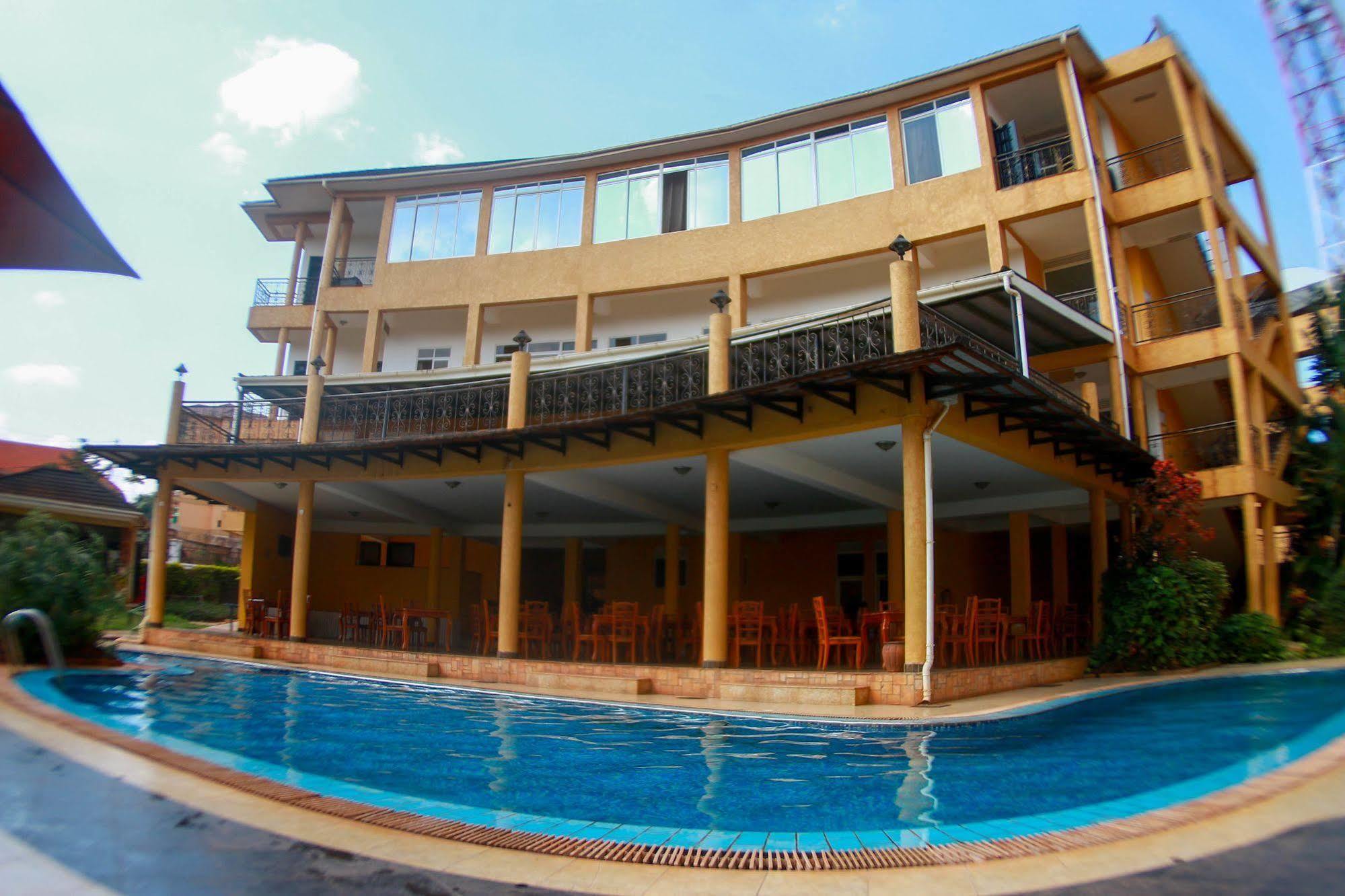 City Royal Resort Hotel Kyambogo  Екстер'єр фото