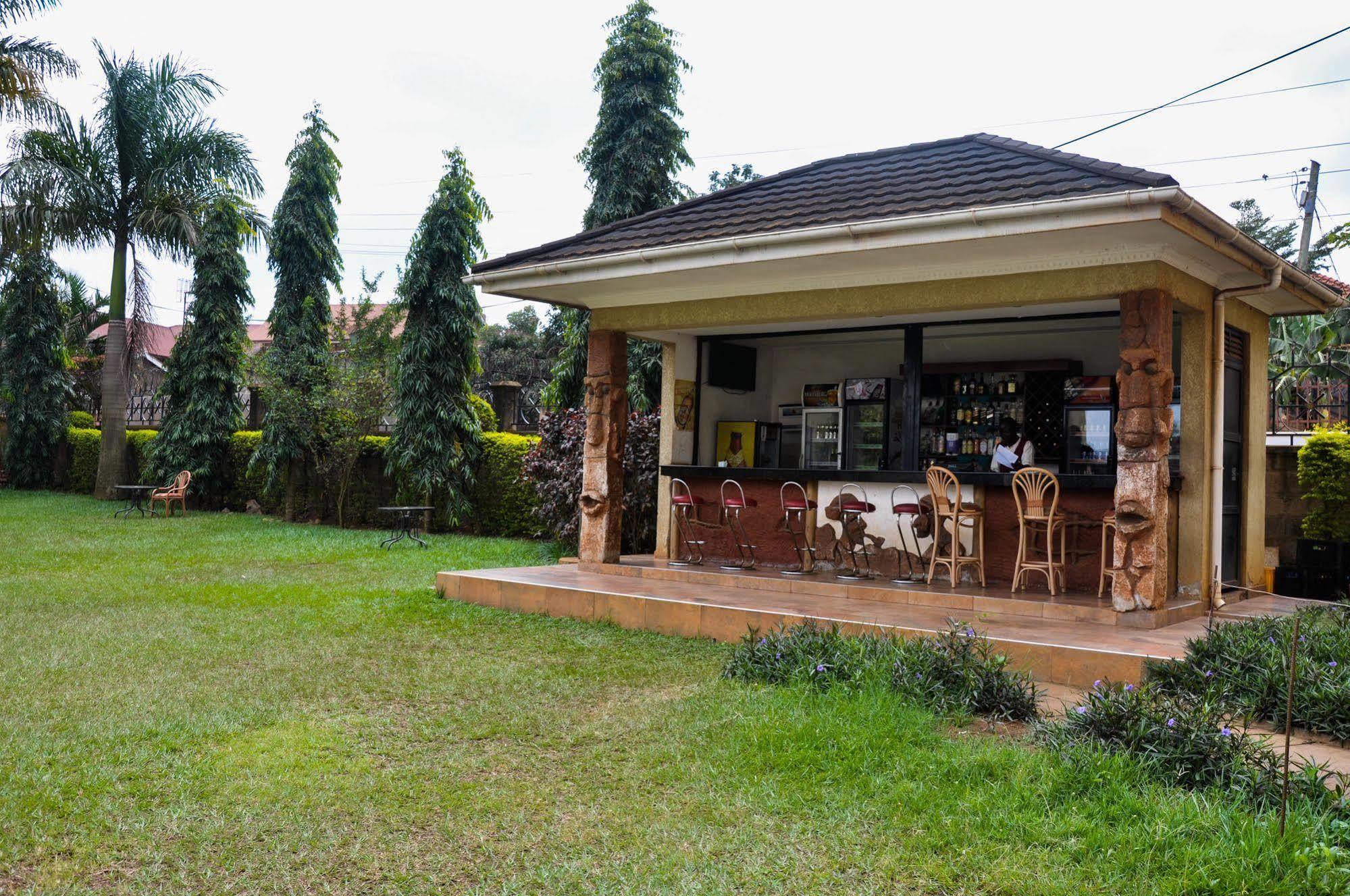 City Royal Resort Hotel Kyambogo  Екстер'єр фото