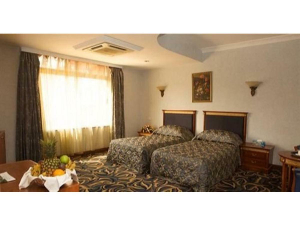 City Royal Resort Hotel Kyambogo  Екстер'єр фото